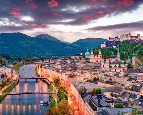 Salzburg bei Nacht Wellness-Hotel mit Whirlpool bei Salzburg